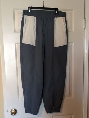 Fabletics nylon track pants Sz XL